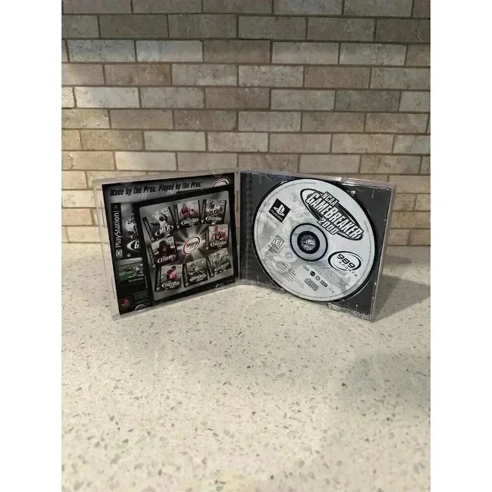 NCAA GameBreaker 2000 For Playstation 1‎